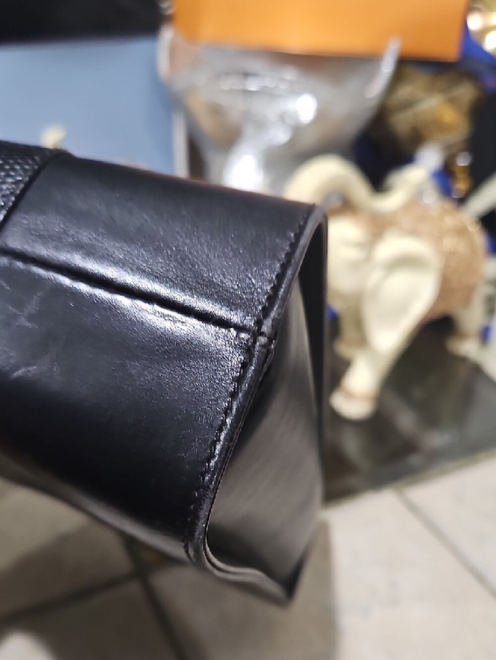 Vintage Salvatore Ferragamo Leather Black Shoulder Bag w/Gold Hardware & COA - Picture 15 of 16